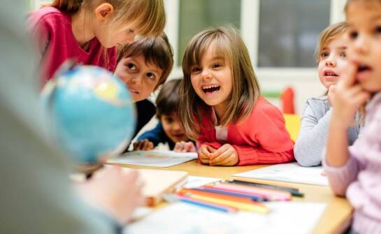 Niski hoker w edukacji – korzyści dla nauczycieli i uczniów