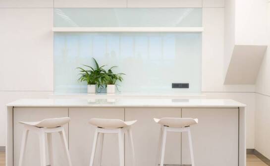 Wybór odpowiednich mebli dla laboratoriów edukacyjnych