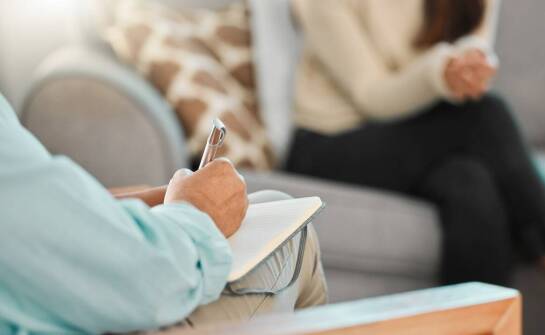 Terapia rerania: Jakie techniki stosują specjaliści?