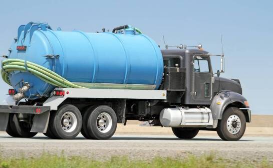 Transport betonowych szamb – kluczowe aspekty logistyki od producenta