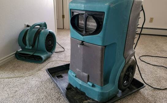 Porównanie metod osuszania budynków po zalaniu – co wybrać?