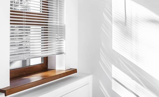 Drewniane parapety a nowoczesne trendy w aranżacji wnętrz