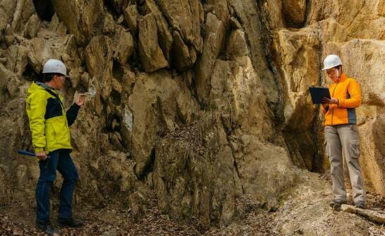 Makroskopowe analizy geologiczne: znaczenie dla oceny stabilności terenu