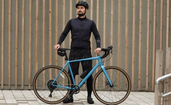 Komfort i funkcjonalność rowerowej odzieży dla entuzjastów outdooru