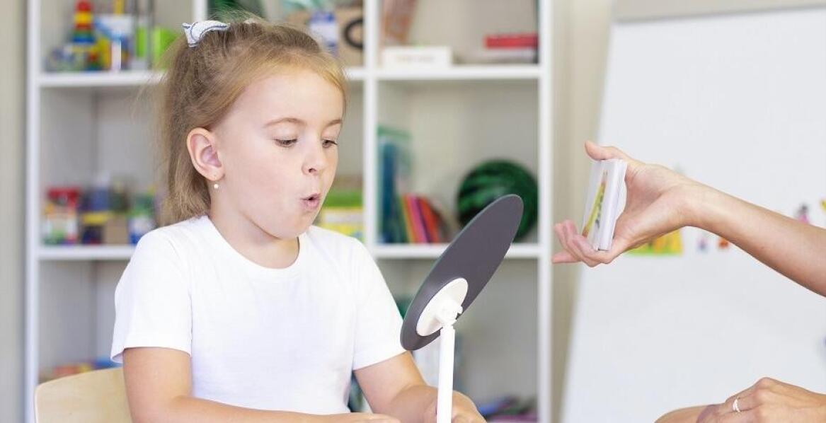 Stymulowanie rozwoju mowy u dzieci z opóźnionym rozwojem mowy przez neurologopedyczną terapię