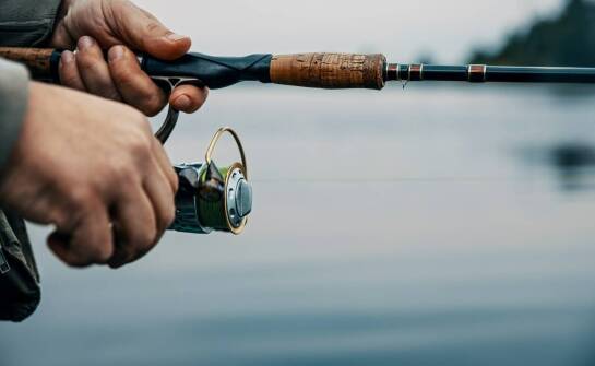Jakie materiały są najlepsze do produkcji wysokiej jakości muchowych narzędzi?