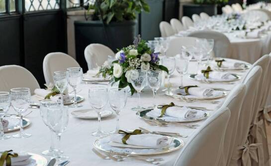 Organizacja przyjęć okolicznościowych: Jak restauracje w Opalenicy spełniają oczekiwania gości?