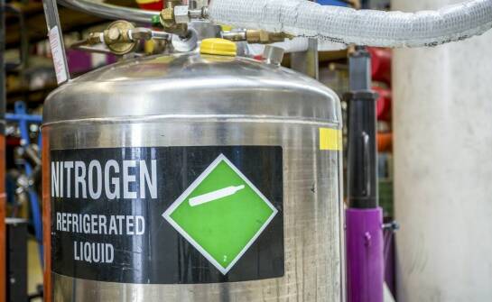 Jakie czynniki wpływają na wybór odpowiedniego technicznego gazu do przemysłowych zastosowań?