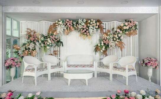 Jakie dekoracyjne możliwości oferuje dom weselny na różne okazje?