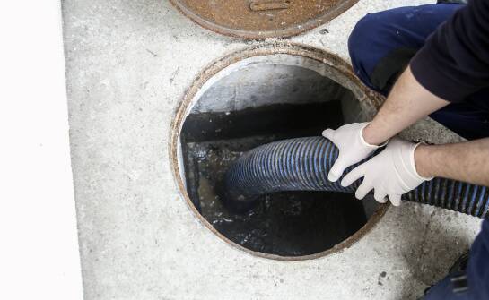 Przepychanie rur jako element prewencji przed poważnymi awariami.