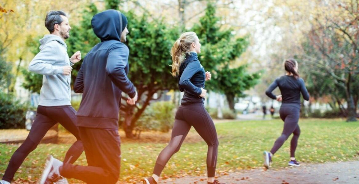 Siłownie na dworze – jak zapewnić bezpieczeństwo użytkowników podczas ćwiczeń?