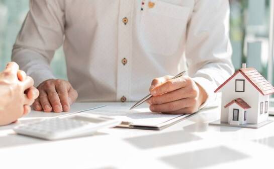 Jak firma skupująca nieruchomości rozwiązuje problemy z służebnością?