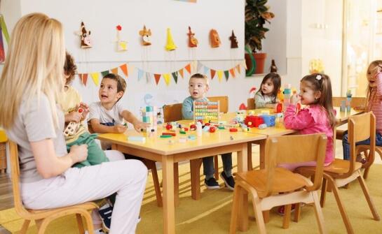Integracja dzieci z różnymi potrzebami w prywatnych przedszkolach: jakie korzyści przynosi?