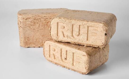 Jakie są główne zalety brykietu RUF w porównaniu do innych paliw stałych?