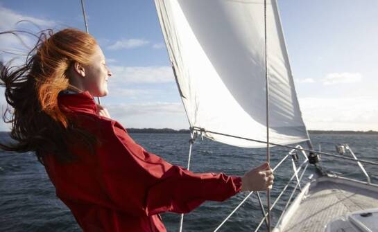 Dlaczego żeglarska odzież Helly Hansen to wybór profesjonalistów?