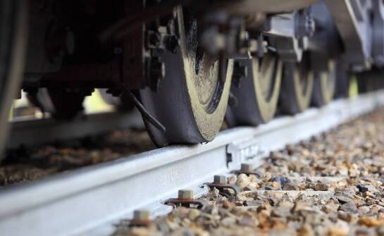 Innowacyjne rozwiązania w produkcji żeliwnych odlewów dla sektora kolejowego