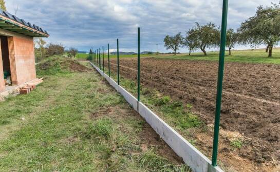 Wpływ warunków atmosferycznych na trwałość betonowych słupków