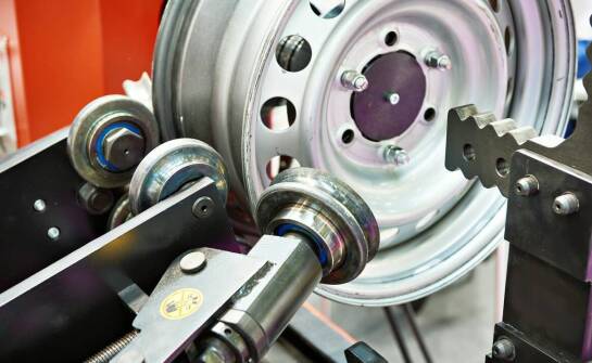 Wulkanizacja i geometria zawieszenia: jak wpływają na ekonomię jazdy?