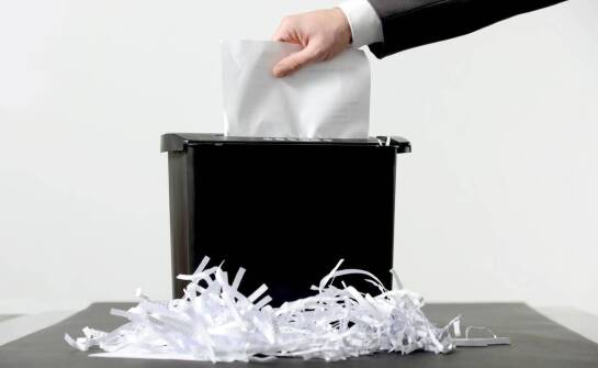 Proces utylizacji dokumentów zgodny z obowiązującymi normami prawnymi