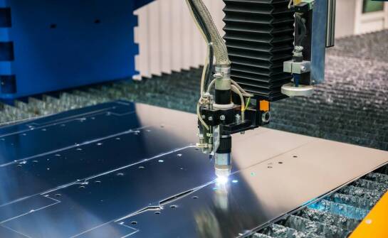 Lasery do cięcia blachy a redukcja odpadów produkcyjnych – ekologiczne podejście