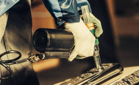 Jak klej zwiększa efektywność konstrukcyjnych połączeń?