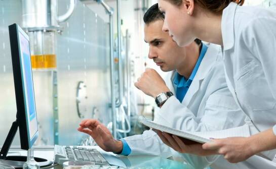 Znaczenie inwestycji w rozwój technologii dla producentów suplementów