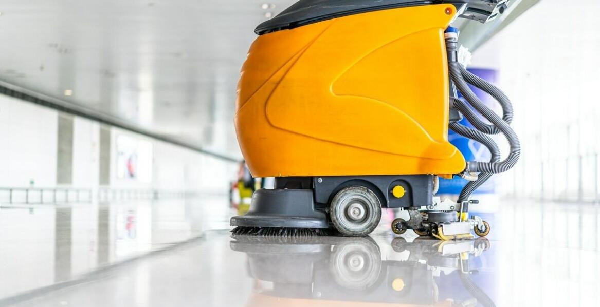 Czyszczące roboty w przestrzeniach komercyjnych – jakie korzyści przynoszą?