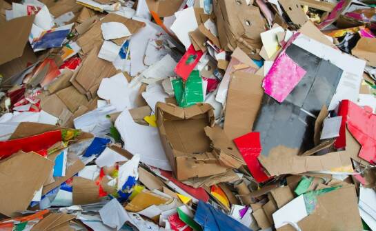 Jak wybór producenta kontenerów do odpadów wpływa na efektywność zarządzania odpadami?