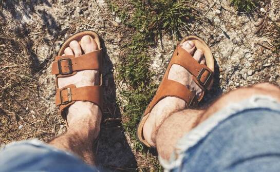 Męskie sandały – jakie modele wybrać na lato?