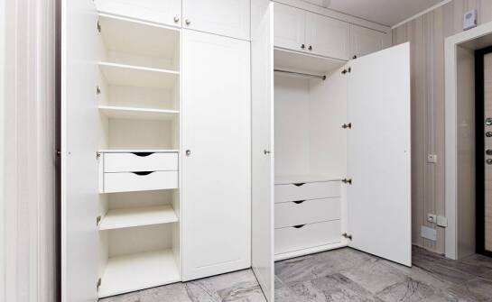 Szafy na wymiar a nowoczesne systemy do przechowywania butów