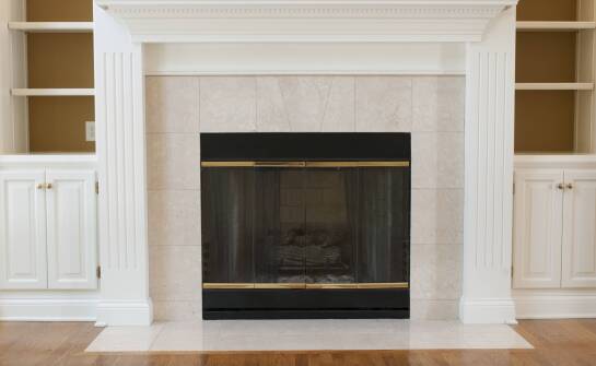 Jakie znaczenie ma kominkowa zabudowa w aranżacji wnętrz?