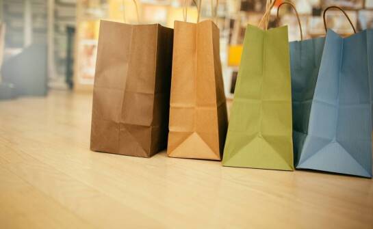 Dlaczego warto inwestować w torebki z nadrukiem z laminatów?