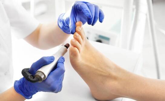 Nowoczesne rozwiązania w usuwaniu odcisków: co oferują specjaliści?