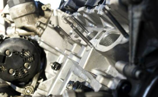 Jak szkiełkowanie wpływa na wygląd i ochronę motocyklowych części?