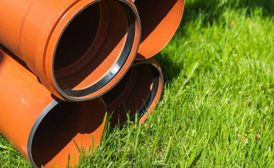 Kolektory odwodnieniowe a ich rola w zarządzaniu wodą opadową