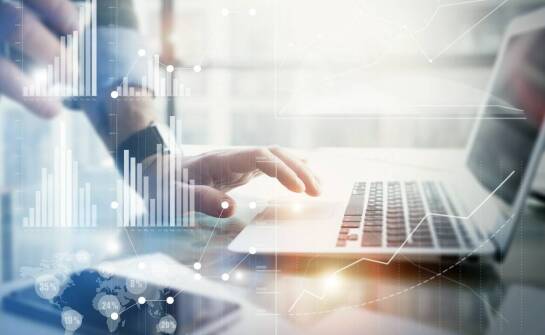 Jak internetowe bazy firm wpływają na efektywność kampanii w sektorze finansowym?