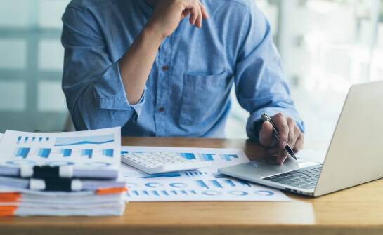 Znaczenie kompleksowej obsługi księgowej przez podatkowe biuro