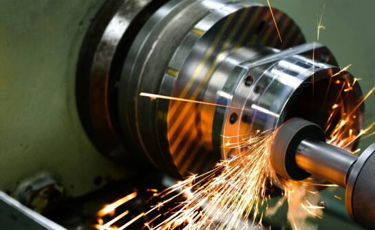 Wpływ jakości maszyn na długoterminową niezawodność w produkcji