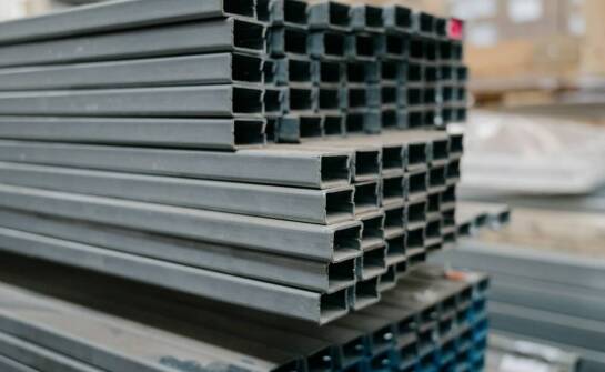 Innowacyjne rozwiązania dla perforowanych koryt kablowych w przemyśle