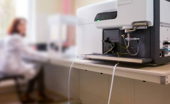 Spektrometr XRF a precyzja pomiarów w analizach chemicznych