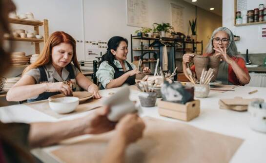 Wpływ szkoleń na umiejętności prowadzenia warsztatów artystycznych przez animatorów