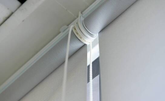 Wybór odpowiednich kasetowych rolet do łazienki – praktyczne wskazówki