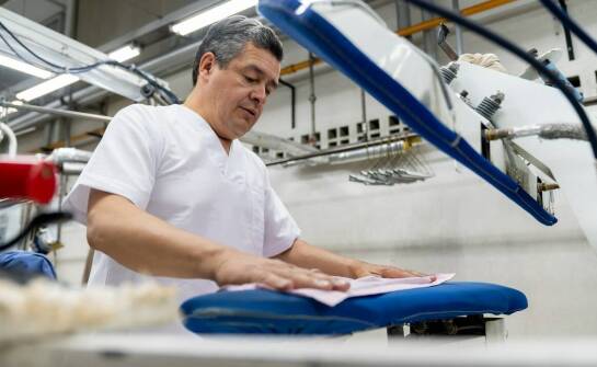 Jak procesowy outsourcing wspiera przemysłowe pranie?