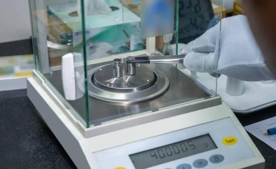 Dlaczego wzorcowanie wag jest kluczowe dla precyzyjnych pomiarów?