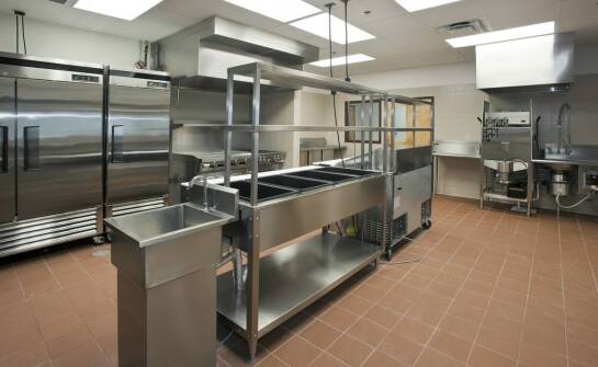 Kluczowe czynniki przy wyborze chłodniczych urządzeń dla gastronomicznych lokali