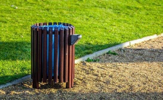 Jak różnorodność rozmiarów wpływa na wybór śmietnikowych osłon?
