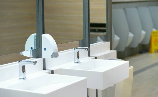 Bezdotykowe dozowniki do mydła – jak wpływają na wizerunek firmy?