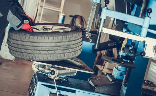 Wulkanizacja opon dla ciężarówek: pełna obsługa bez konieczności zjazdu do warsztatu.