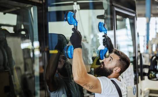 Naprawa szyb w autobusach - specyfika i wyzwania