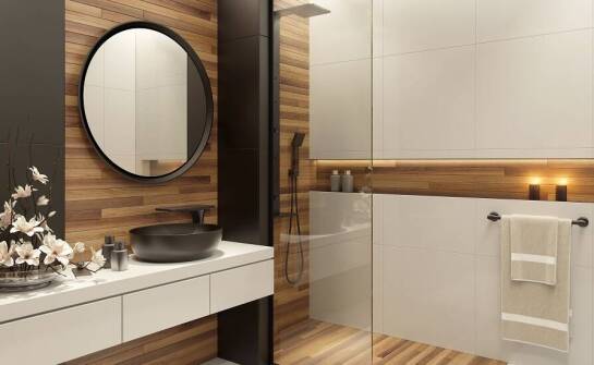 Praktyczne porady na temat pielęgnacji drewna w łazience.